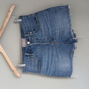 Everlane 'cheeky short' size 27